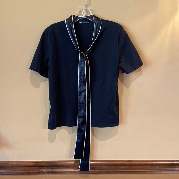 Zara Tops - ZARA tee with bow detail